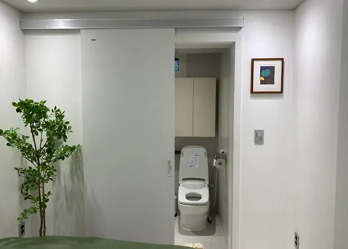 Hongs House 2 5br 4ba Near Station Myeongdong Itaewon 首爾