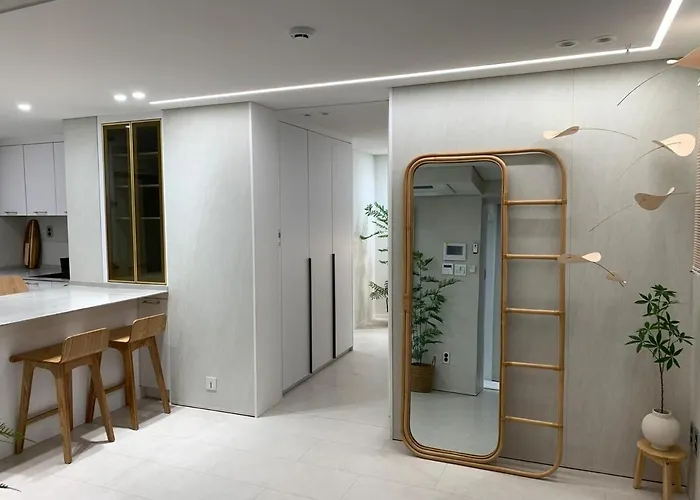 Hongs House 2 5br 4ba Near Station Myeongdong Itaewon * 首爾