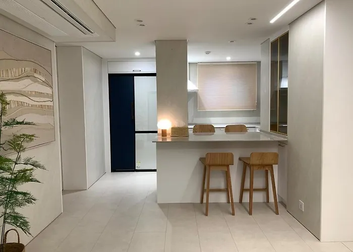 Hongs House 2 5br 4ba Near Station Myeongdong Itaewon 別墅