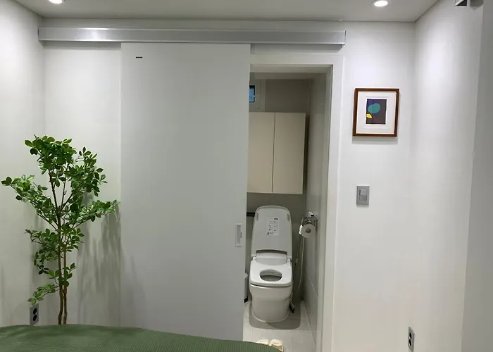 別墅 Hongs House 2 5br 4ba Near Station Myeongdong Itaewon *