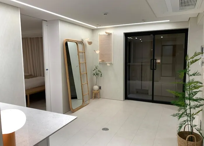 Hongs House 2 5br 4ba Near Station Myeongdong Itaewon 別墅