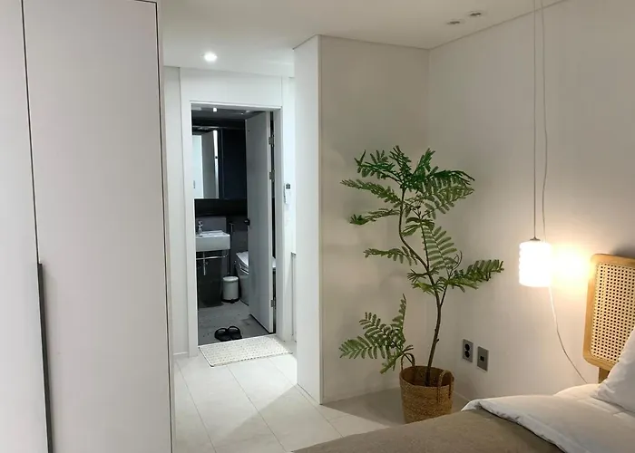 別墅 Hongs House 2 5br 4ba Near Station Myeongdong Itaewon *