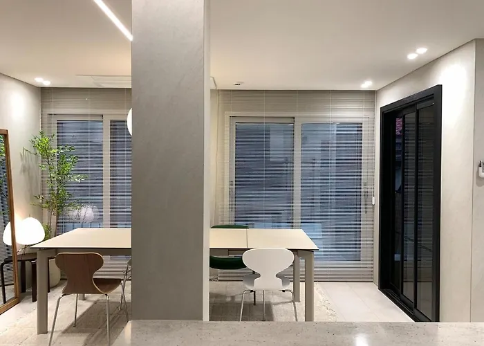 別墅 Hongs House 2 5br 4ba Near Station Myeongdong Itaewon *